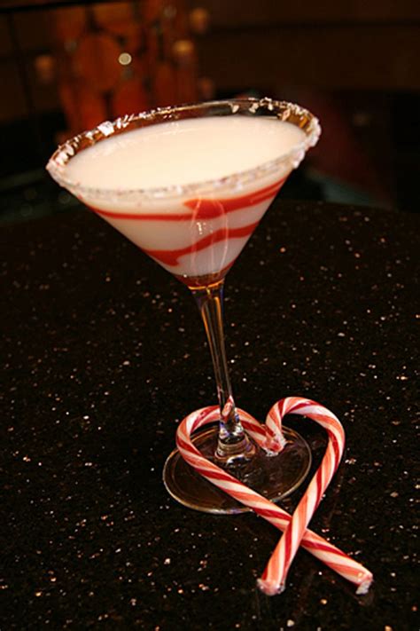 How to Make These Easy Christmas Cocktails - HotMamaTravel