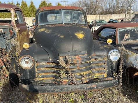 Early 50s Chevy Step Side Pickup Truck Body/Parts - W. Yoder Auction