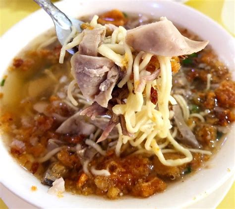 Eating Iloilo’s big 3: Batchoy, Ube brazo & Pancit molo | Philstar.com