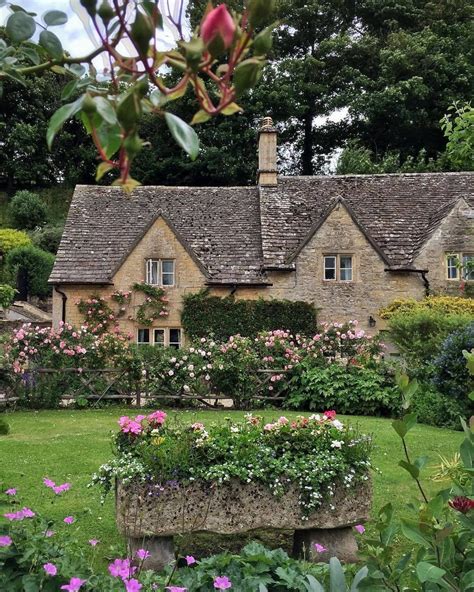 Love GREAT Britain on Instagram: “Ahh nothing quite like the English country cottage garden in ...