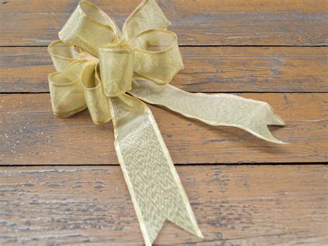 6 Ways to Make a Bow Out of a Ribbon - wikiHow | How to make bows ...