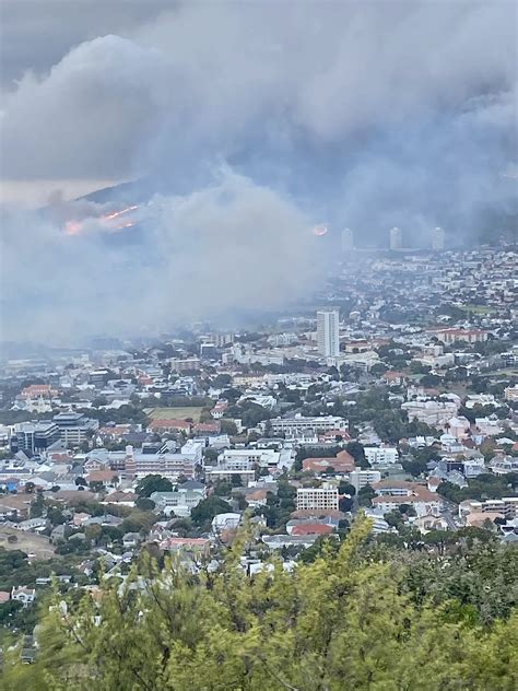 WATCH: Firefighters continue to battle Cape Town fires | News365.co.za