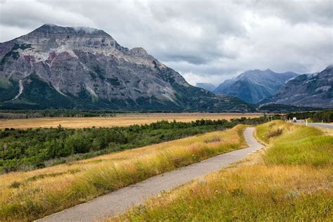 Top 10 Things to do in Waterton Lakes National Park | Earth Trekkers