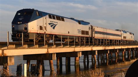 Amtrak Cascades Trains - Return to Canada - YouTube