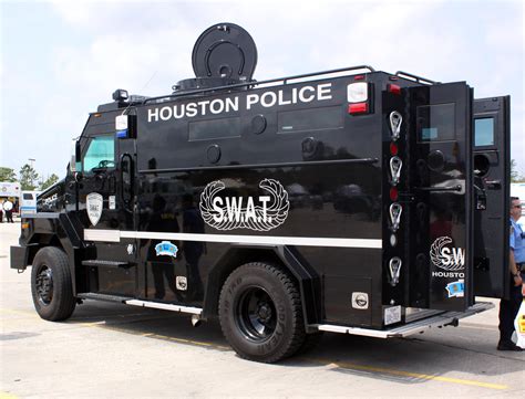 Houston Texas Police SWAT - Lenco Armored Vehicles B.E.A.R. Ballistic ...