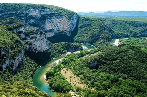 Vue sur les sublimes Gorges de l'Ardèche | Village vacances, Ardèche ...