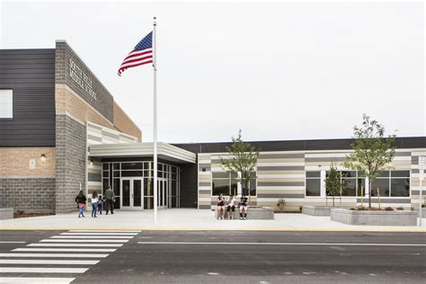 New kids in school: Students, parents get first look at South Hills Middle School | Local ...