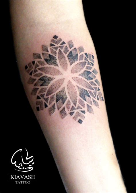 dotwork mandala | Mandala tattoos for women, Half sleeve tattoos sketches, Sleeve tattoos