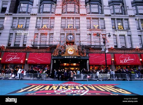 New York City Macy's Department Store on 34th Street and Herald Square Thanksgiving and ...