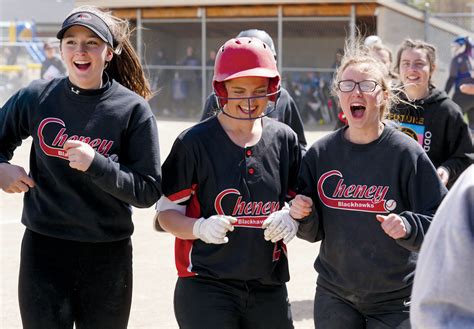 Lady Blackhawks sweep Greyhounds - Cheney Free Press