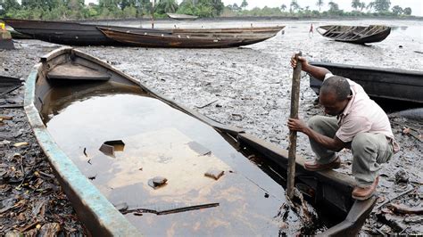 Oil spills devastate Niger Delta – DW – 03/20/2015