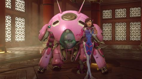 Overwatch Fan Builds Massive D.Va Mech Suit | Game Rant