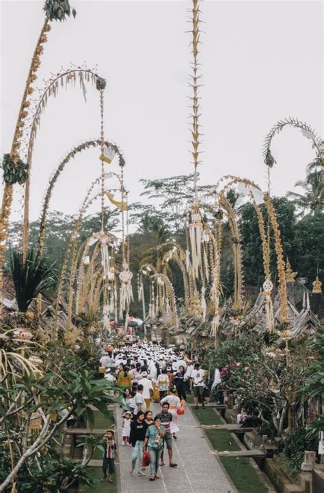 Penjor: The Meaning Behind Bali's Decorative Bamboo Poles - NOW! Bali