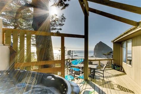 The Ultimate Guide To Airbnbs in the Coolest Towns Along Oregon’s Coast ...