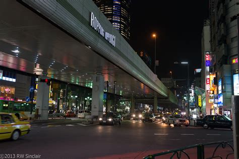 Roppongi Crossing | Roppongi, Tokyo, Japan | RW Sinclair | Flickr