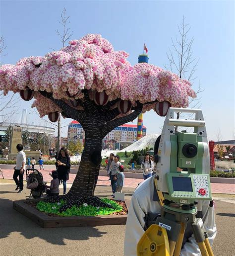 LEGO® Japan creates world’s largest brick cherry blossom – SokoRada