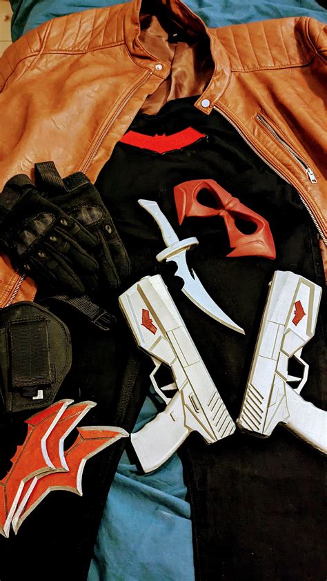 My red hood cosplay is ready. Using a red hoody as the hood : r/RedHood