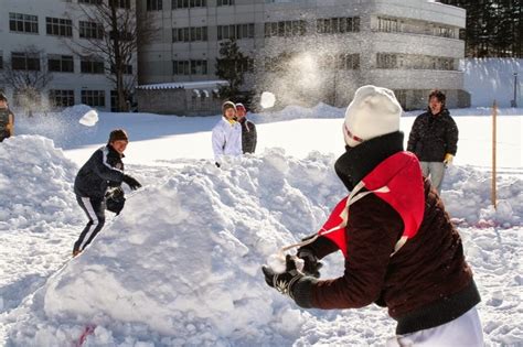 What a Feeling Japan: 雪合戦 Yuki-gassen ~ Snowball fight