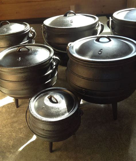 Size 1 Potjie Pot Cauldron Pure cast iron 3 quarts – Annie's Collections