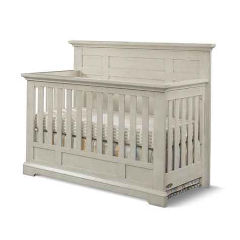 Child Craft Legacy Jordyn Flat-Top Convertible Crib | Walmart Canada