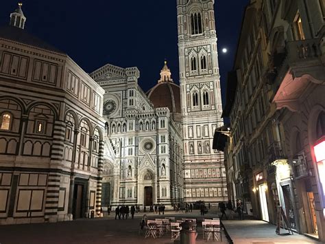 Piazza San Giovanni/Duomo at night. I fell in love with Florence a year ago. : r/travel