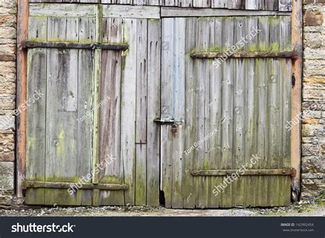 Rustic Barn Door Background Image Stock Photo 142992454 | Shutterstock