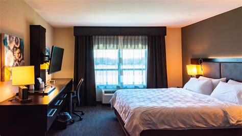 HOLIDAY INN OWENSBORO RIVERFRONT, AN IHG HOTEL $105 ($̶1̶4̶6̶ ...