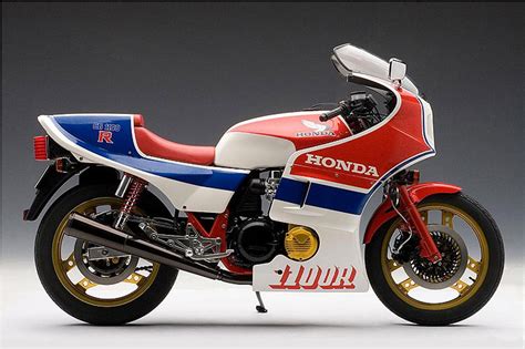 1983 Honda CB1100R - Moto.ZombDrive.COM