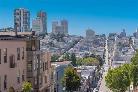 Russian Hill in San Francisco - Take a Cable Car to the Most Crooked Street in the World - Go Guides