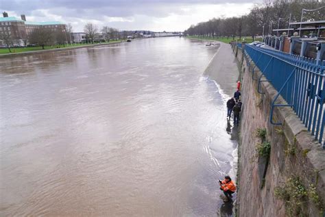 The River Trent overflowing and flooding across Nottingham - Storm Dennis aftermath in pictures ...