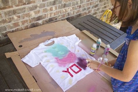Spray Painting Fabric (...a fun project with KIDS!!!) | Make It & Love It