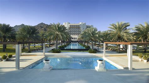 Cool Pools: Al Bustan Palace | Five Star Alliance