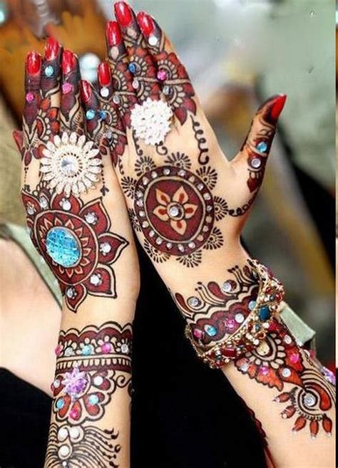 Jaipuri Mehndi Art, Bridal Mehndi Artist in Delhi | WeddingZ