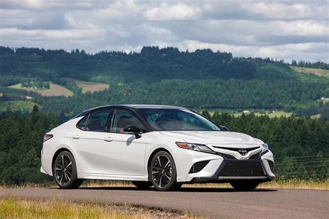 Premier contact avec la Toyota Camry 2018: Du rationnel à l’émotionnel | AutoMedia