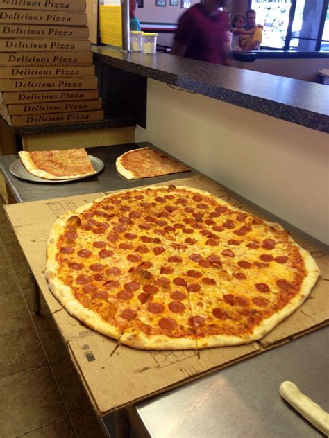 Mario's Pizza-32"