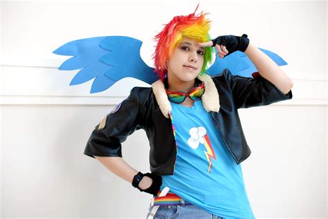 Rainbow Dash Cosplay – Telegraph