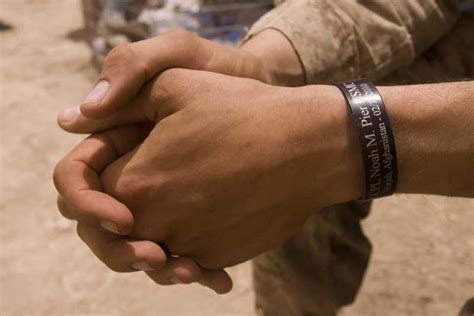 Marines frustrated by ban on KIA bracelets