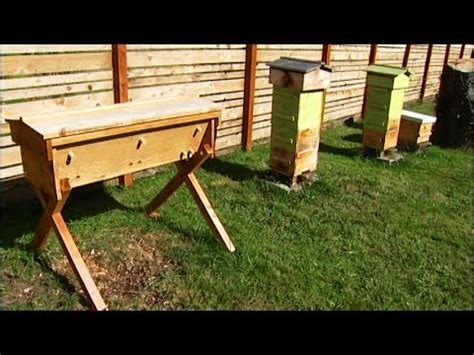 Beekeeping Basics - 3 Types of Beehives - Mobile Minute - YouTube