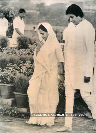 Amitabh Bachchan and Jaya Bachchan, arrive to pay homage at the samadhi ...