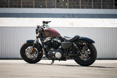 Review of Harley-Davidson Sportster Forty-Eight Dark Custom 2018: pictures, live photos ...