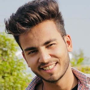 Elvish Yadav - Age, Family, Bio | Famous Birthdays