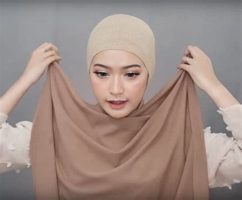 4 Style Tutorial Hijab Pashmina Simple | Lara Hijab | Kursus hijab, Gaya jilbab, Gaya