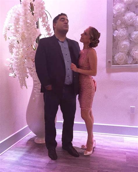 Cenk and Ana at some wedding : r/drunkenpeasants