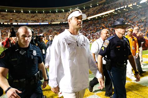 Lane Kiffin says he was told to wear a bulletproof vest during return to Tennessee