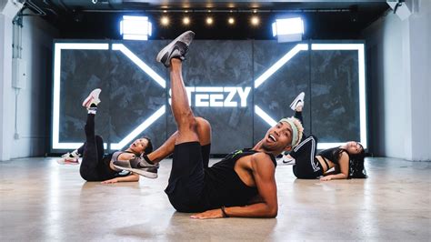 Steezy Beginner Dance Fitness Class Review | POPSUGAR Fitness