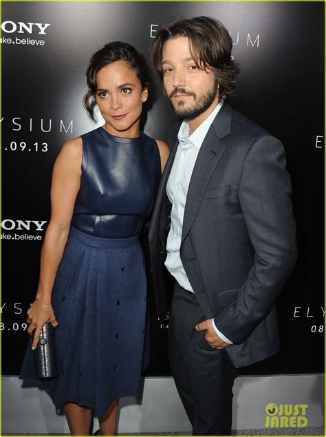 Sharlto Copley & Alice Braga: 'Elysium' Premiere!: Photo 2925794 | Alice Braga, Diego Luna ...