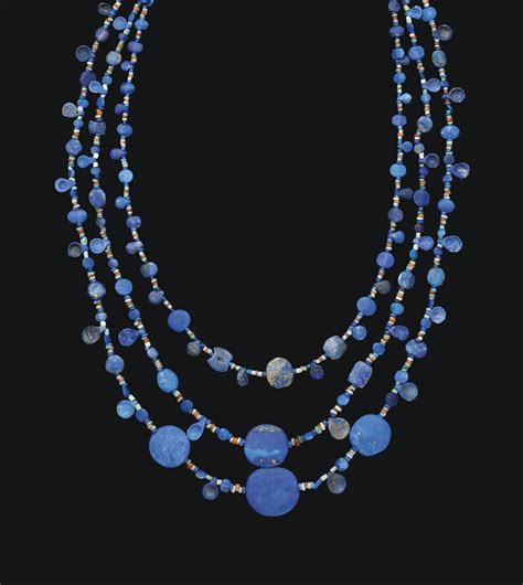 A BACTRIAN LAPIS LAZULI BEAD NECKLACE , CIRCA LATE 3RD-EARLY 2ND MILLENNIUM B.C. | Christie's