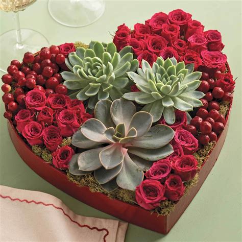 15 DIY Valentine Gift Ideas | Valentine flower arrangements, Valentine's day flower arrangements ...