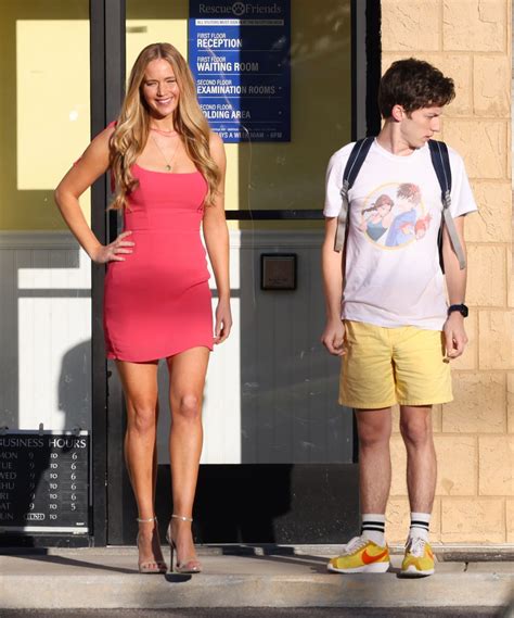 Photo jennifer lawrence pink dress on no hard feelings set long island