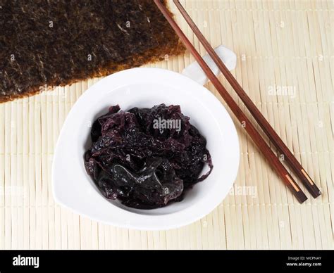 Porphyra algae nori hi-res stock photography and images - Alamy